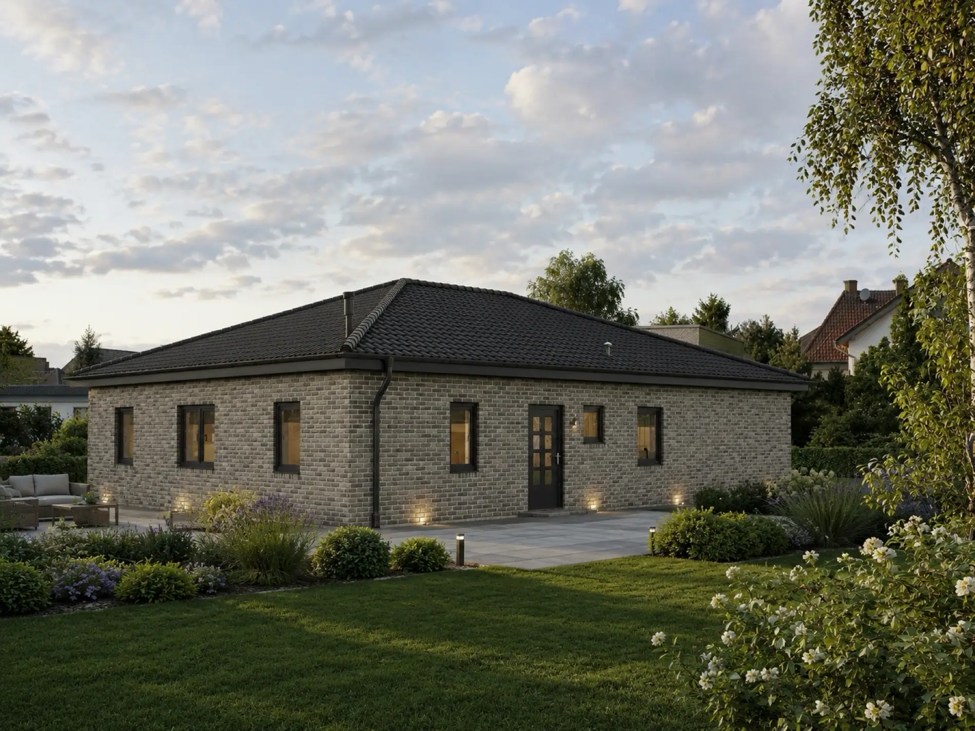 Bungalow 120 mit heller Fassade, Eingangsseite