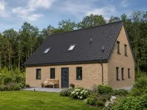 Einfamilienhaus Waldfrieden 4 mit Klinkerfassade, Eingangsseite